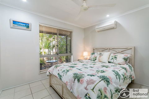 Kokomo, Thats Where We Want To Go - Bellara - Sydneys Hotel 12