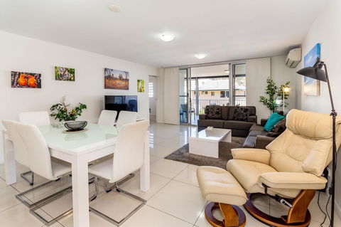 First Floor, Air Conditioned, Free Wi-Fi! - Sydneys Hotel 10