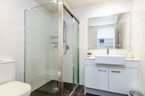 First Floor, Air Conditioned, Free Wi-Fi! - Sydneys Hotel 6