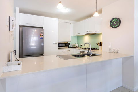 First Floor, Air Conditioned, Free Wi-Fi! - Sydneys Hotel 1