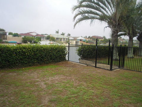 Ground Floor, Family Unit On The Canal With Free WIFI! - Sydneys Hotel 7