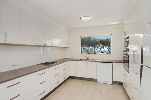 Walk To Surf Beach - Ground Floor Apartment - Bribie Horizons Boyd St, Woorim - Sydneys Hotel 4