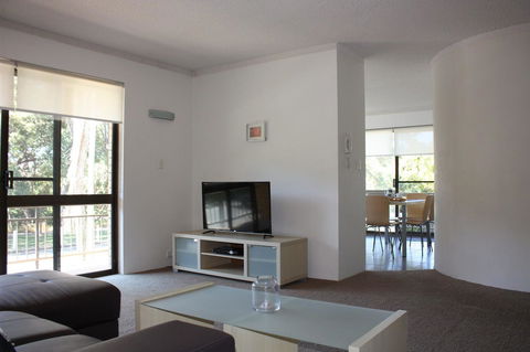 Close To Surf Beach, Surf Club, Hotel And Shops - Boyd St, Woorim - Sydneys Hotel 0