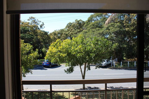 Close To Surf Beach, Surf Club, Hotel And Shops - Boyd St, Woorim - Sydneys Hotel 1