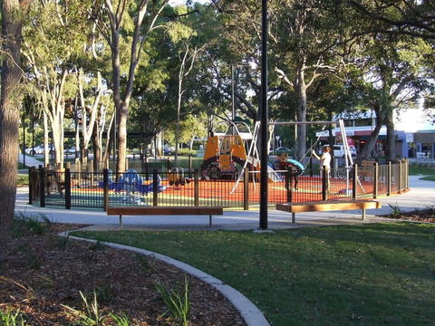 Close To Surf Beach, Surf Club, Hotel And Shops - Boyd St, Woorim - Sydneys Hotel 7