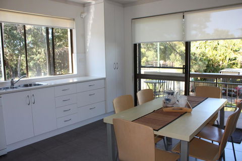 Close To Surf Beach, Surf Club, Hotel And Shops - Boyd St, Woorim - Sydneys Hotel 15