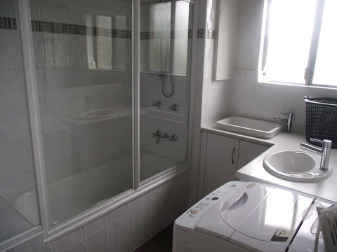 Close To Surf Beach, Surf Club, Hotel And Shops - Boyd St, Woorim - Sydneys Hotel 12