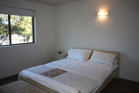 Close To Surf Beach, Surf Club, Hotel And Shops - Boyd St, Woorim - Sydneys Hotel 6