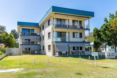Fantastic Views From This Top Floor Unit! - Sydneys Hotel 1