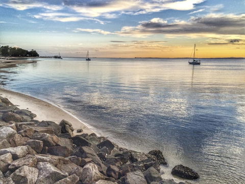 First Floor Unit Close To Shops, Park And Waterfront! - Sydneys Hotel 14