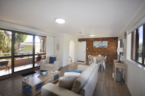 Crystal Waters On The Beach - Sydneys Hotel 11