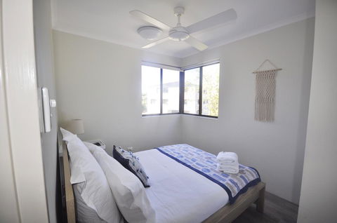 Crystal Waters On The Beach - Sydneys Hotel 7