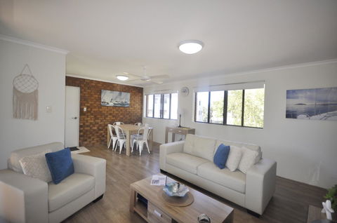 Crystal Waters On The Beach - Sydneys Hotel 10