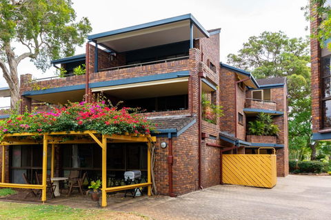 Spacious Family Unit With Incredible Views. - Sydneys Hotel 2