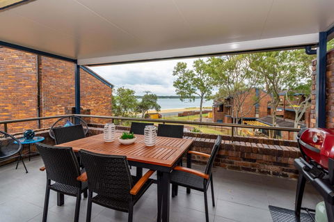 Spacious Family Unit With Incredible Views. - Sydneys Hotel 0