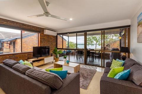 Spacious Family Unit With Incredible Views. - Sydneys Hotel 1