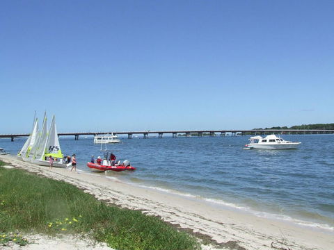 Spacious Family Unit With Incredible Views. - Sydneys Hotel 9
