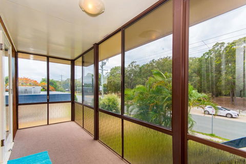 Short Stroll To Surf Beach - North Street, Woorim - Sydneys Hotel 2
