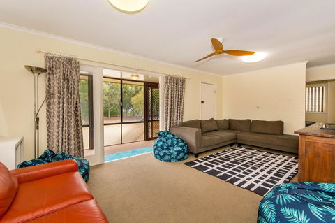 Short Stroll To Surf Beach - North Street, Woorim - Sydneys Hotel 4