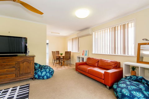 Short Stroll To Surf Beach - North Street, Woorim - Sydneys Hotel 17