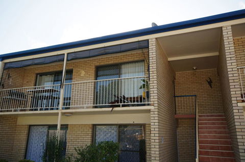 Bird Song - Sydneys Hotel 4