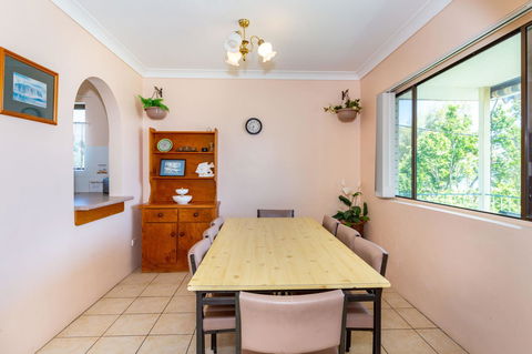 Water Views - Top Floor -Clearview Apartments South Esp, Bongaree - Sydneys Hotel 7
