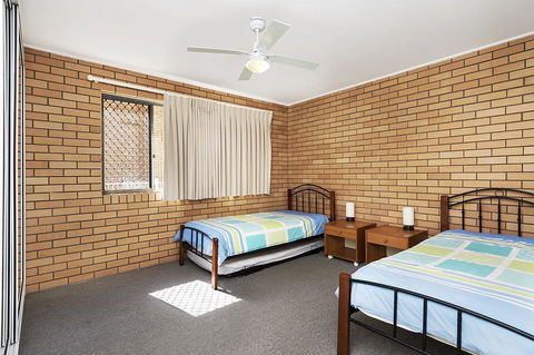 Ground Floor Air Conditioned, Fabulous Waterviews Overlooking Pumicestone Passage - Sydneys Hotel 1