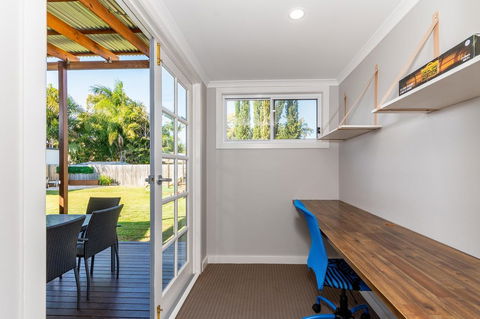 Fabulous Family Destination In Paradise Parade, Bongaree - Sydneys Hotel 9