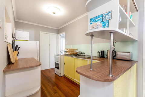 Fabulous Family Destination In Paradise Parade, Bongaree - Sydneys Hotel 15