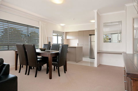 Spectacular Unit Overlooking Pumicestone Passage - Welsby Pde, Bongaree - Sydneys Hotel 15