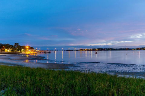 Spectacular Unit Overlooking Pumicestone Passage - Welsby Pde, Bongaree - Sydneys Hotel 17