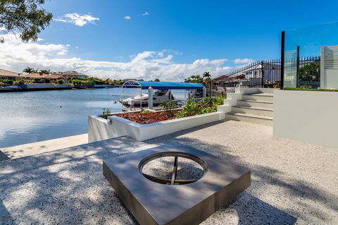 Stunning Canal Home Oh So Close To The Waterfront - Sydneys Hotel 18