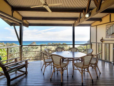 Claytons 1 By Discover Stradbroke - Sydneys Hotel 12