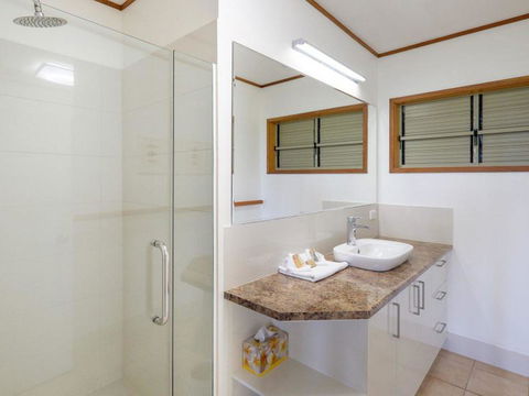Claytons 1 By Discover Stradbroke - Sydneys Hotel 19