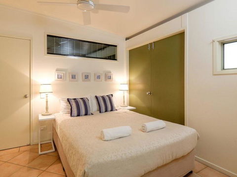 Claytons 1 By Discover Stradbroke - Sydneys Hotel 11