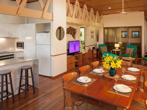 Claytons 1 By Discover Stradbroke - Sydneys Hotel 0