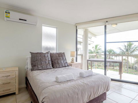 Mooloomba Five - Sydneys Hotel 8