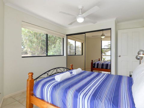 Mooloomba Five - Sydneys Hotel 3