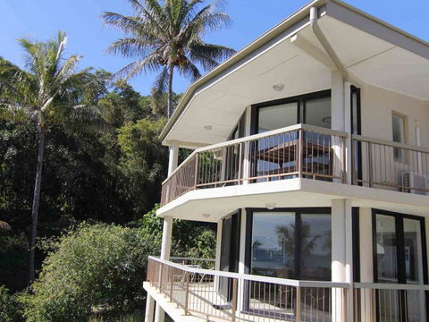 Mooloomba Five - Sydneys Hotel 10