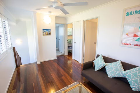 Point Break Beach House - Sydneys Hotel 11