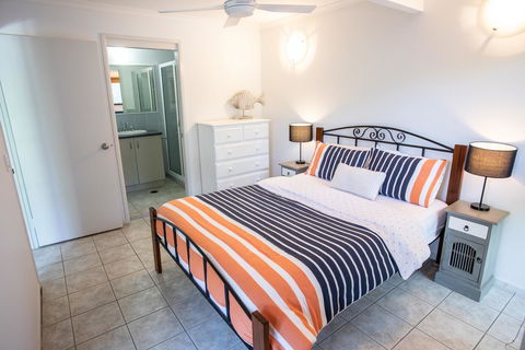 Point Break Beach House - Sydneys Hotel 13