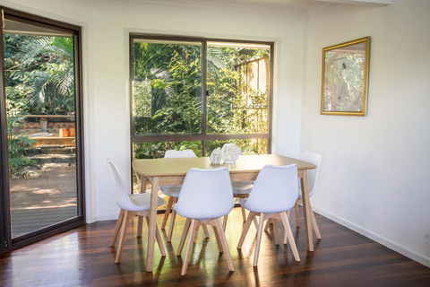 Point Break Beach House - Sydneys Hotel 6