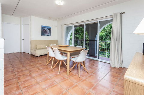 The Islander - Sydneys Hotel 11