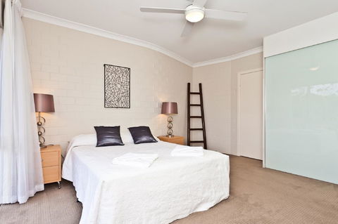 The Islander - Sydneys Hotel 39