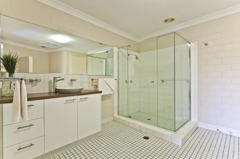 The Islander - Sydneys Hotel 38
