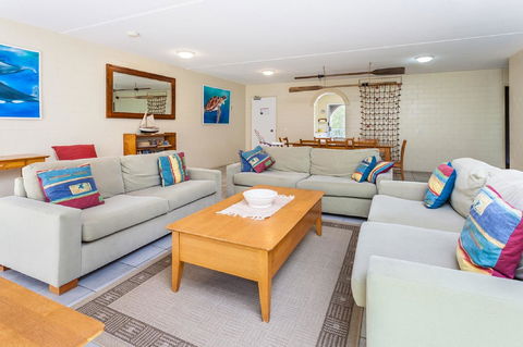 The Islander - Sydneys Hotel 40