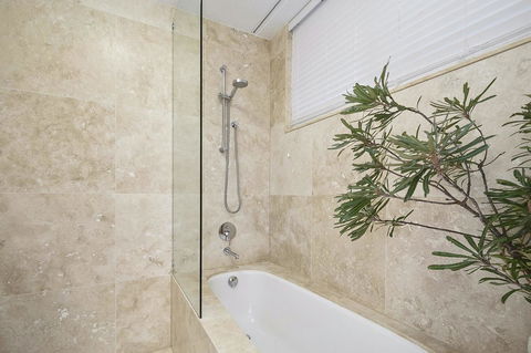 23a At The Islander - Sydneys Hotel 4