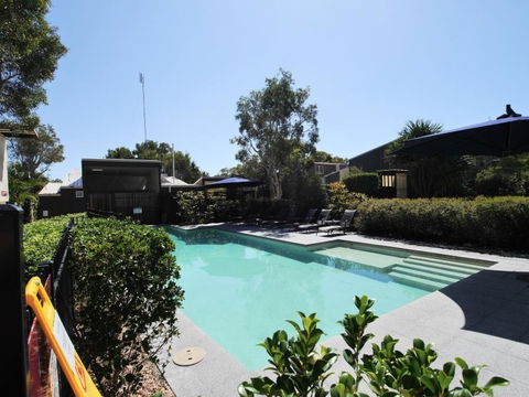 Beach Shack - Sydneys Hotel 0