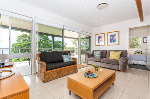 Seychelles Up - Sydneys Hotel 9