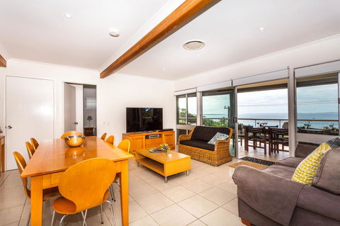 Seychelles Up - Sydneys Hotel 10